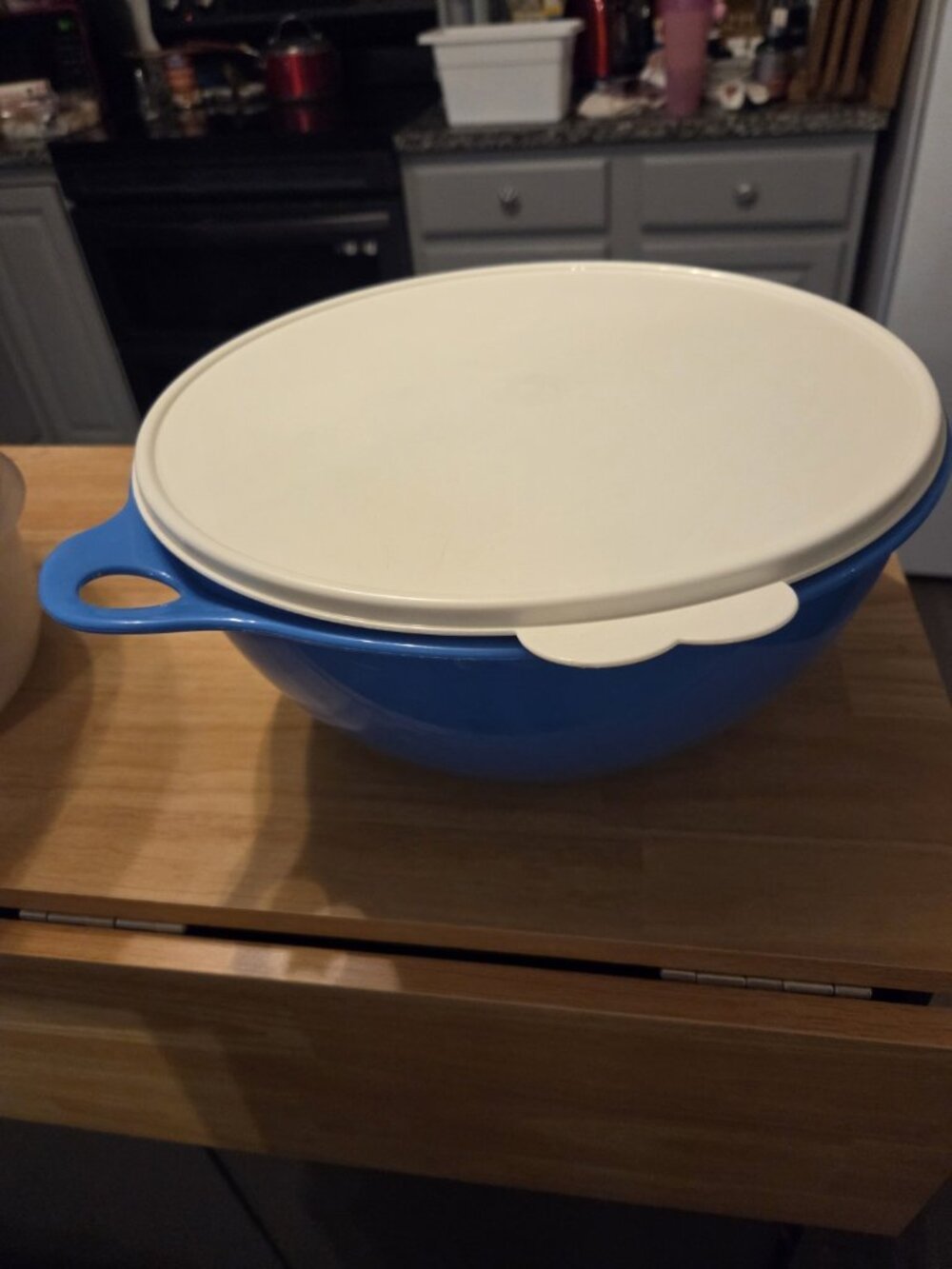 Tupperware 32 Cup Blue With White Burp Lid Used Once Bowl